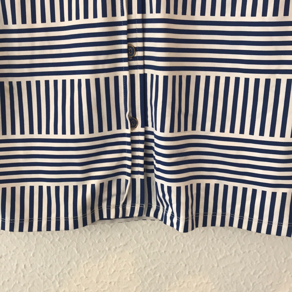 J. Mclaughlin Button Down Top Size Small - image 6